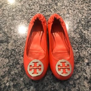 Tory Burch orange leather balet flats gold emblem